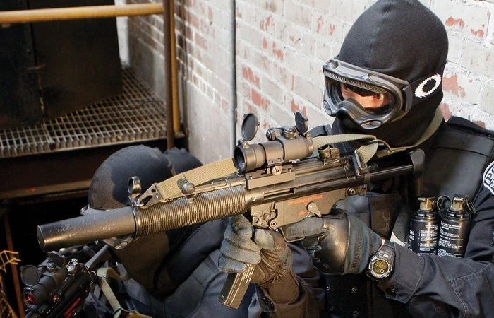 10 популярных пистолетов-пулеметов разных стран и армий нашего времени