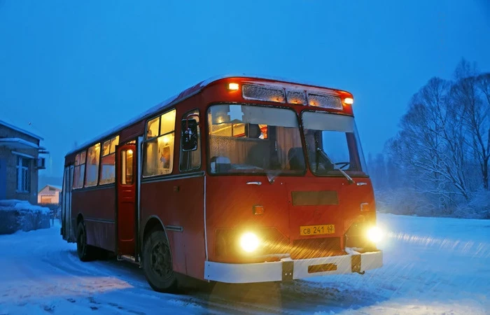 «Скотовоз»: за что популярный советский автобус ЛиАЗ-677 получил такое прозвище
