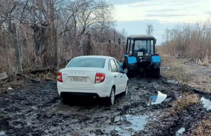 Почему, если у двигателей легковушек больше лошадиных сил, чем у тракторов, тянут они все равно хуже