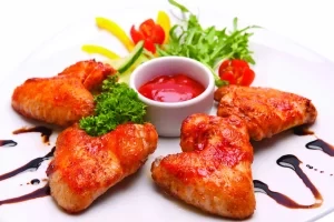 Сезон гриля. Как вкусно приготовить куриные крылышки для всей семьи