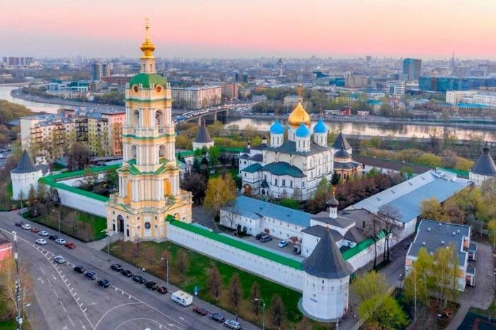 Древняя православная обитель: Новоспасский монастырь на Москва-реке