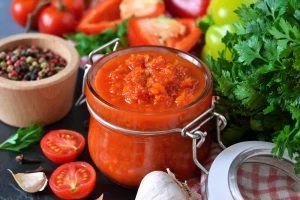 Сальса или аджика? ТОП-5 лучших соусов к мясу