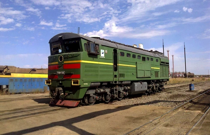 Зачем у поездов делают «косые» лобовые стекла с отрицательным углом наклона