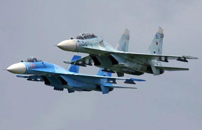 Чем отличаются Су-27 и Су-35, если они даже выглядят как две капли воды