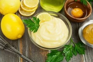 Майонез, кетчуп и тартар: готовим популярные соусы дома