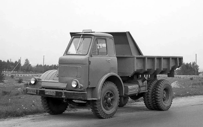 Асимметричный МАЗ-510: как появился нетривиальный советский грузовик