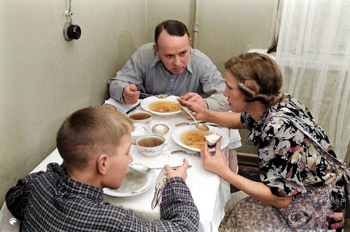 9 бытовых привычек родом из СССР, которые заставят рот раскрыть от удивления