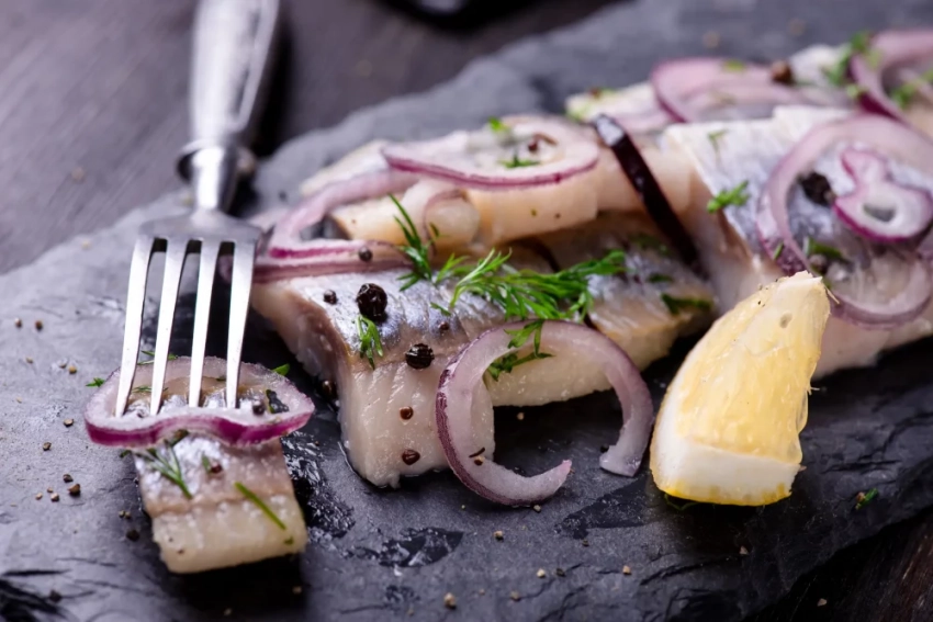 Как вкусно замариновать селедку дома. Советы, рецепты