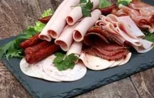 Топ 10-вредных продуктов на праздничном столе, которыми не стоит увлекаться, а лучше исключить