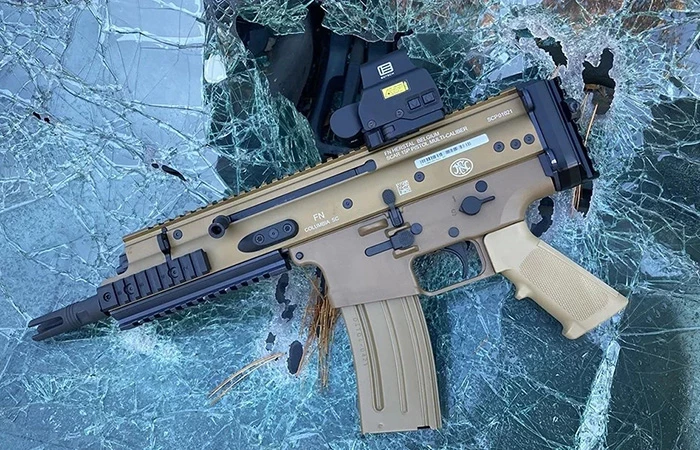 Малышка SCAR – не совсем пистолет и почти винтовка