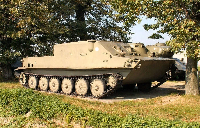 Россия возвращает в строй снятые с вооружения БТР-50: чем они еще могут послужить Отечеству