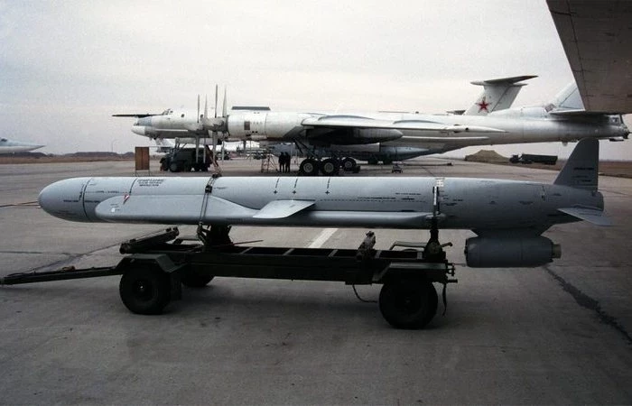 В СМИ часто упоминают российскую ракету Х-555: что это за оружие такое и откуда оно взялось
