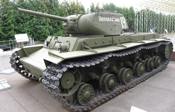 Почему красноармейцы любили КВ-1 с круглой башней больше, чем с квадратной