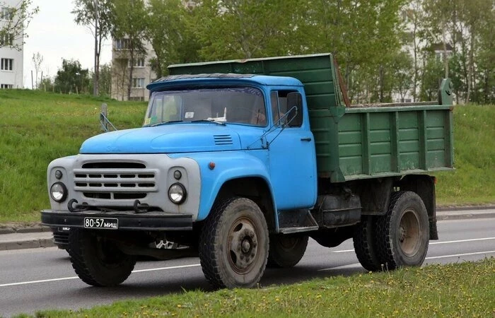 Почему кабина ЗИЛ-130 всегда была в голубом окрасе