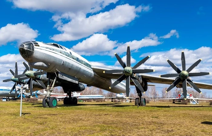 Почему самолёт Ту-116, который проектировали для советского руководства, так и не стал «Бортом №1»