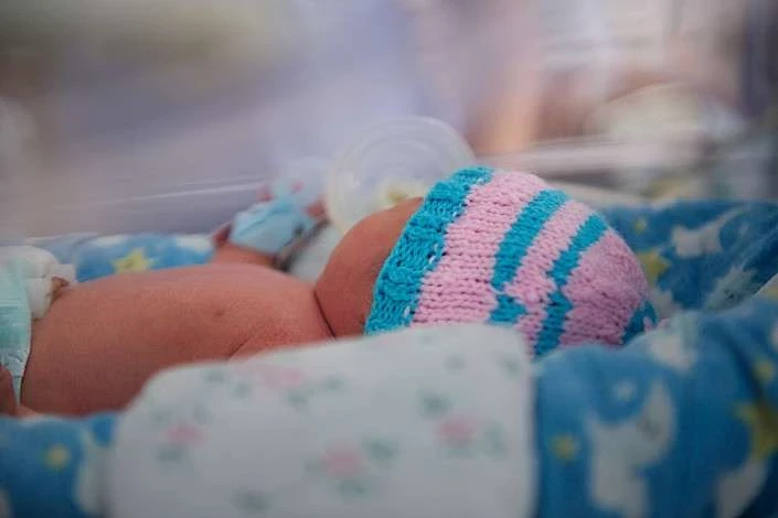 «Или делаем кесарево сейчас, или одного из близнецов потеряете». Как выхаживали недоношенных Катю и Соню. Часть 1