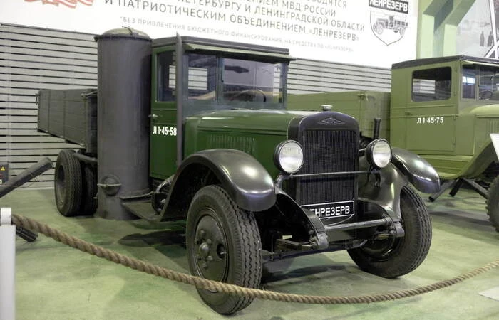 «Газгены»: Автомобили, работающие на древесине