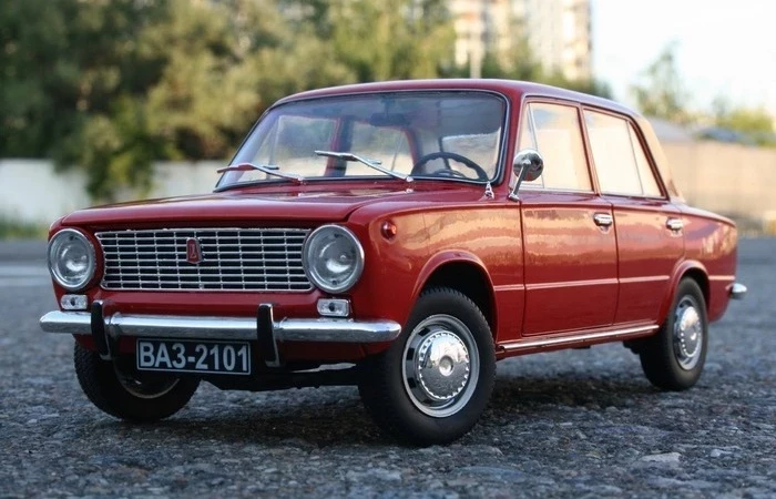 ВАЗ-2101 и Москвич 2141: как давали названия машинам и что они значили