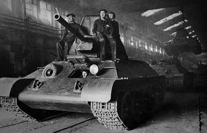 Какие отличия были между танками Т-34, произведенными в годы войны на разных заводах