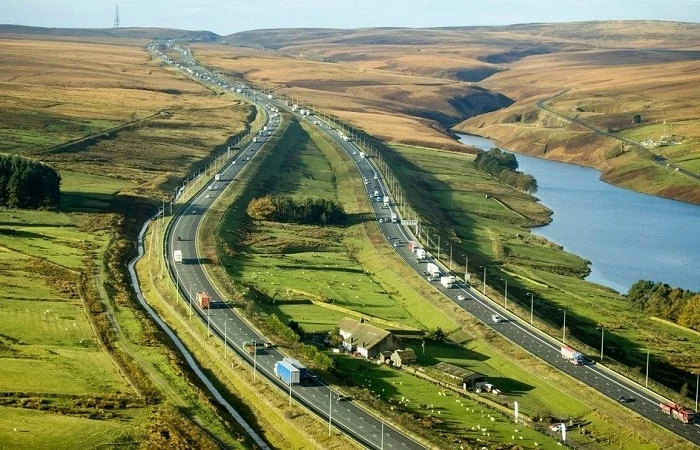 Как живется в доме, который более 60 лет зажат между двумя оживленными автострадами