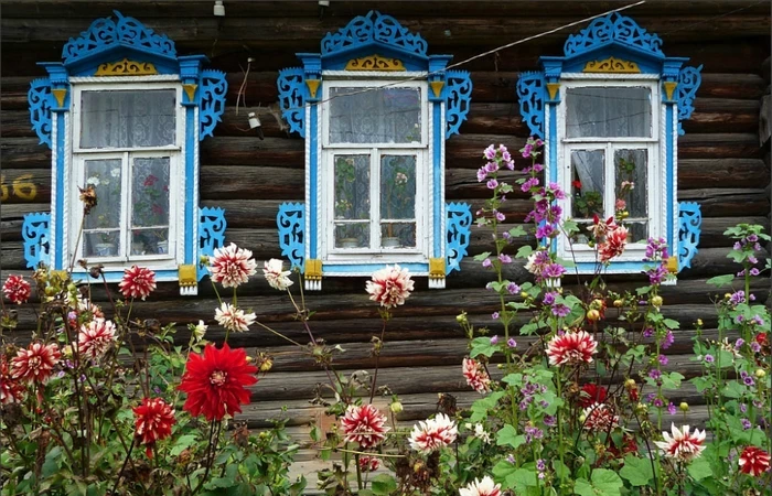 Почему в русской избе обязательно было именно три окна на фасаде