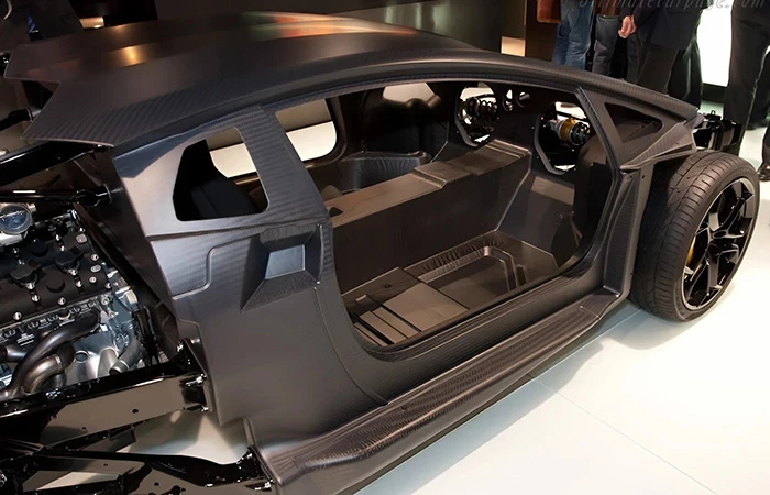Почему кузовы массовых автомобилей не делают из пластика