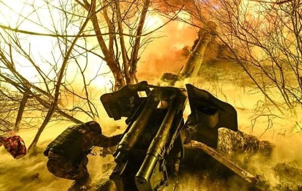 Юрий Подоляка в свежей сводке от 03.07.2025 сообщил о том, что ВС РФ ведут тяжёлые бои юго-восточнее Боровой