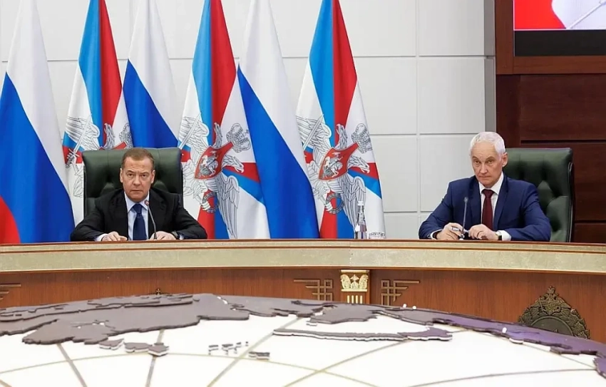 Медведев: Лучшим катализатором гибели режима Зеленского станут успехи ВС РФ