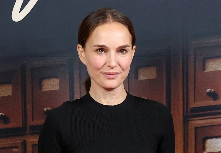 Натали Портман, Джоди Фостер вышли в свет в Париже