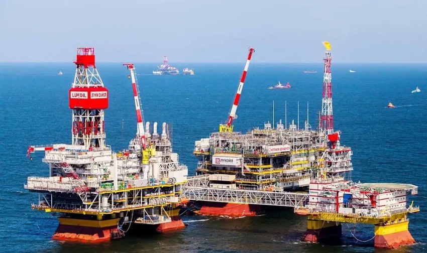 Генштаб ВСУ заявляет об ударах по буровым установкам ЛУКОЙЛ в Каспийском море