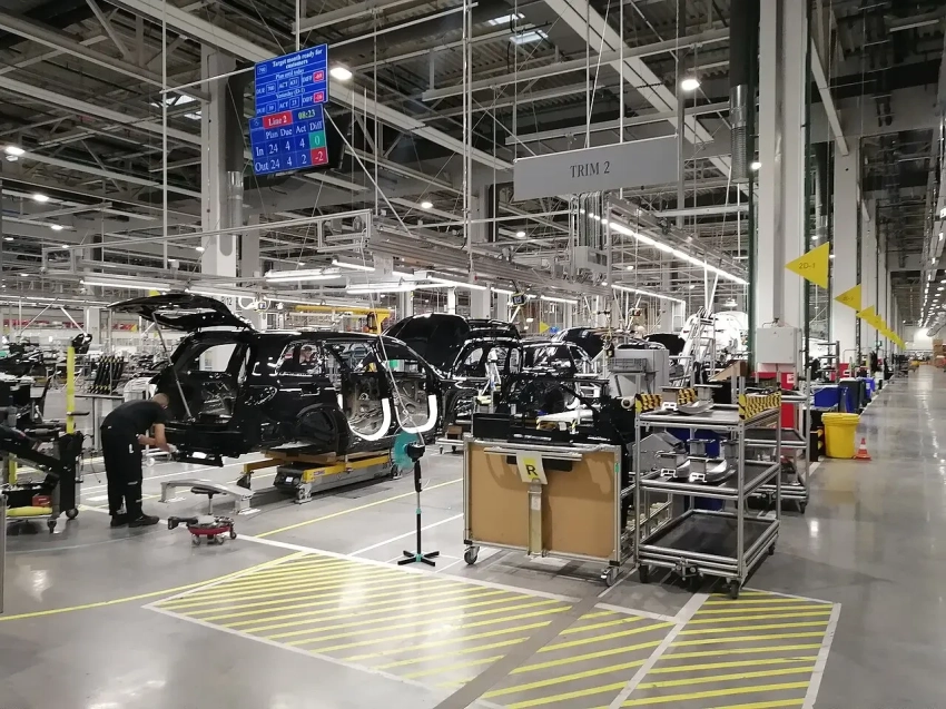 Бывший генсек НАТО предложил перенаправить мощности автопрома на нужды ВПК