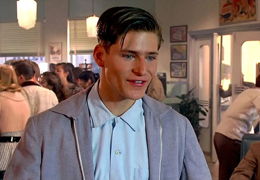 Ассистентка звезды фильма "Назад в будущее" заявила, что он держал её в секс-рабстве