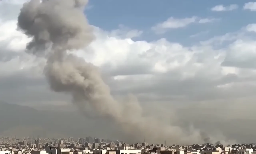 Бахрейн, ОАЭ: Иран нанес ракетные удары по военным базам США на Ближнем Востоке