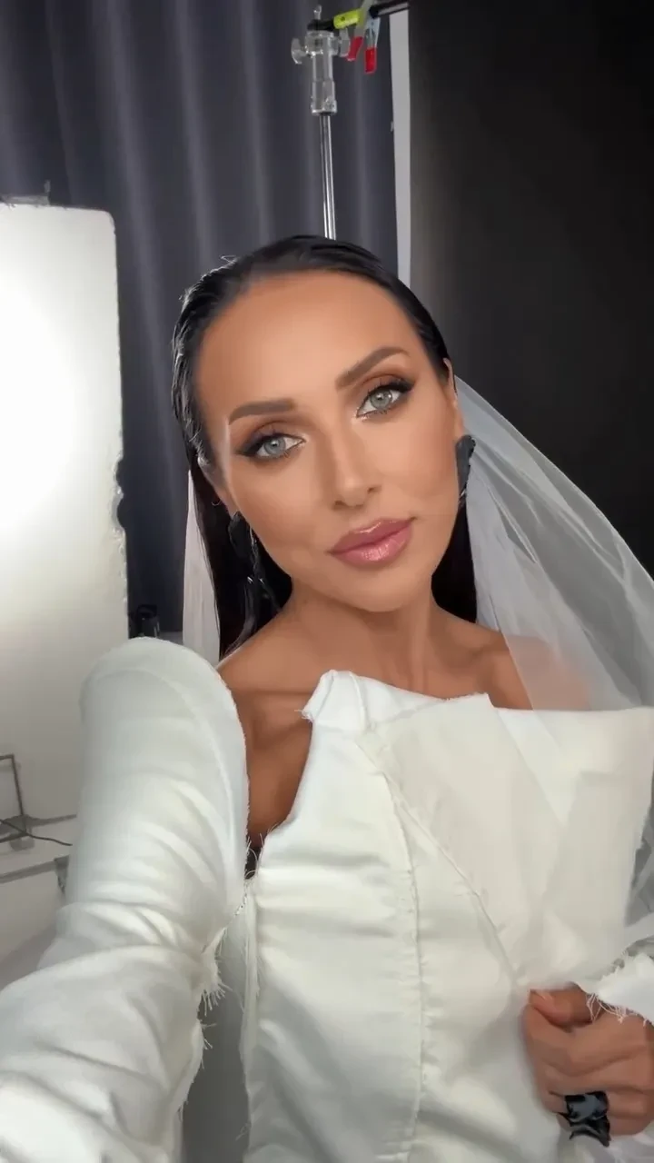 Алсу снялась в образе невесты, и в сети решили, что таким образом она высмеяла Анастасию Решетову