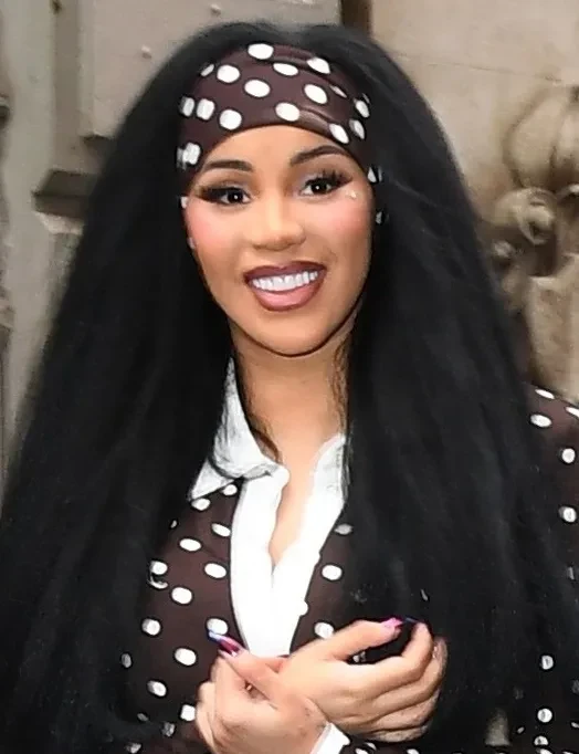 Карди Би заподозрили в новой пластической операции