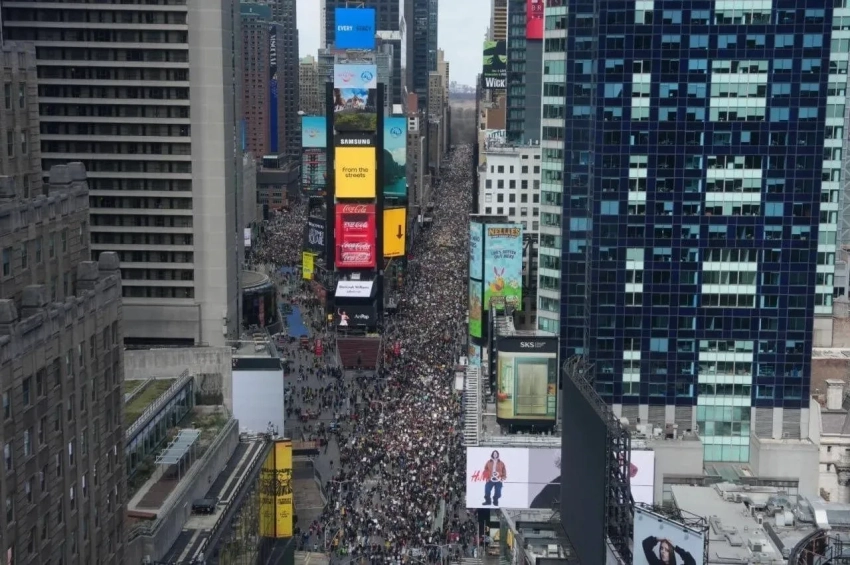 Трамп рискует проиграть промежуточные выборы: по США прокатилась волна протестов