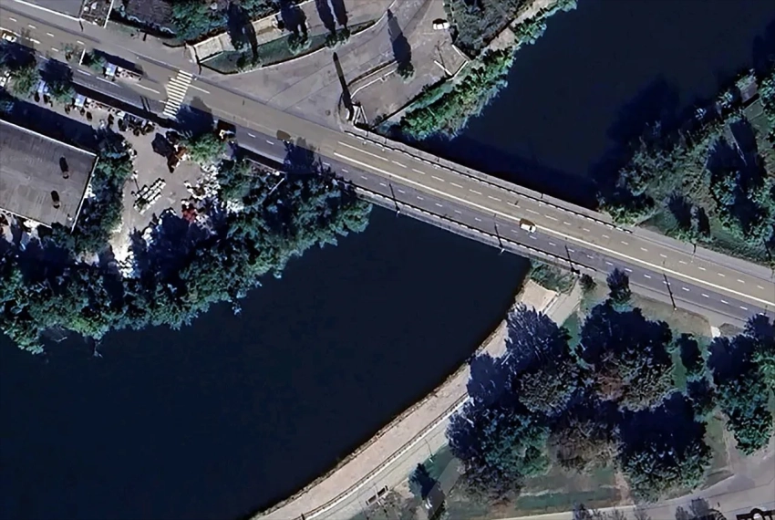 В Краматорске УМПК поразили три объекта, включая мост через Казенный Торец